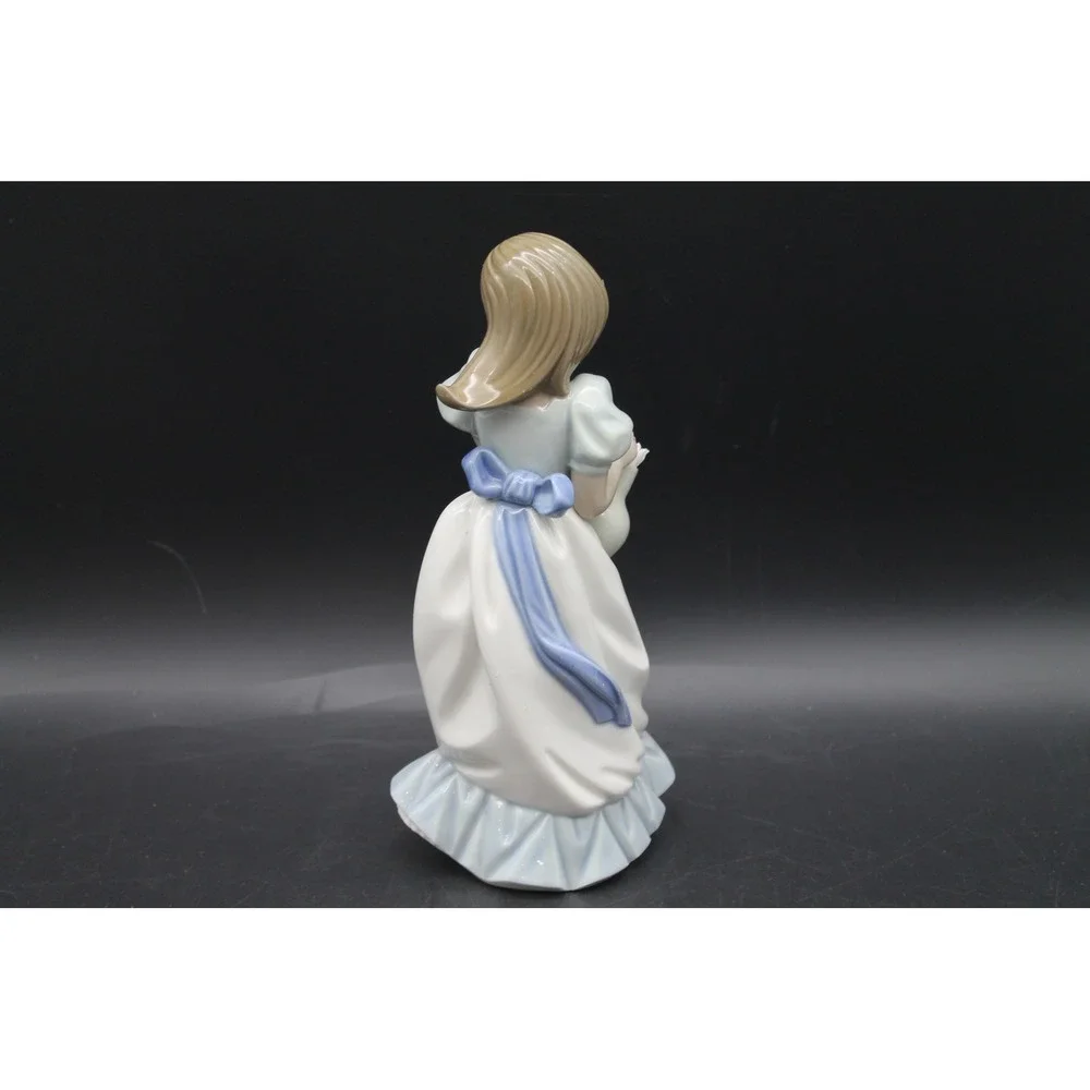 Vintage Lladro Girl Tulip Time Flowers Porcelain Figurine No. 1001 Original Box